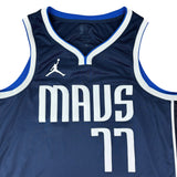 Jordan Dallas Mavericks NBA 2022/24 Dončić No.77 Swingman Statement Edition Basketball Jersey (L)