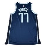Jordan Dallas Mavericks NBA 2022/24 Dončić No.77 Swingman Statement Edition Basketball Jersey (L)