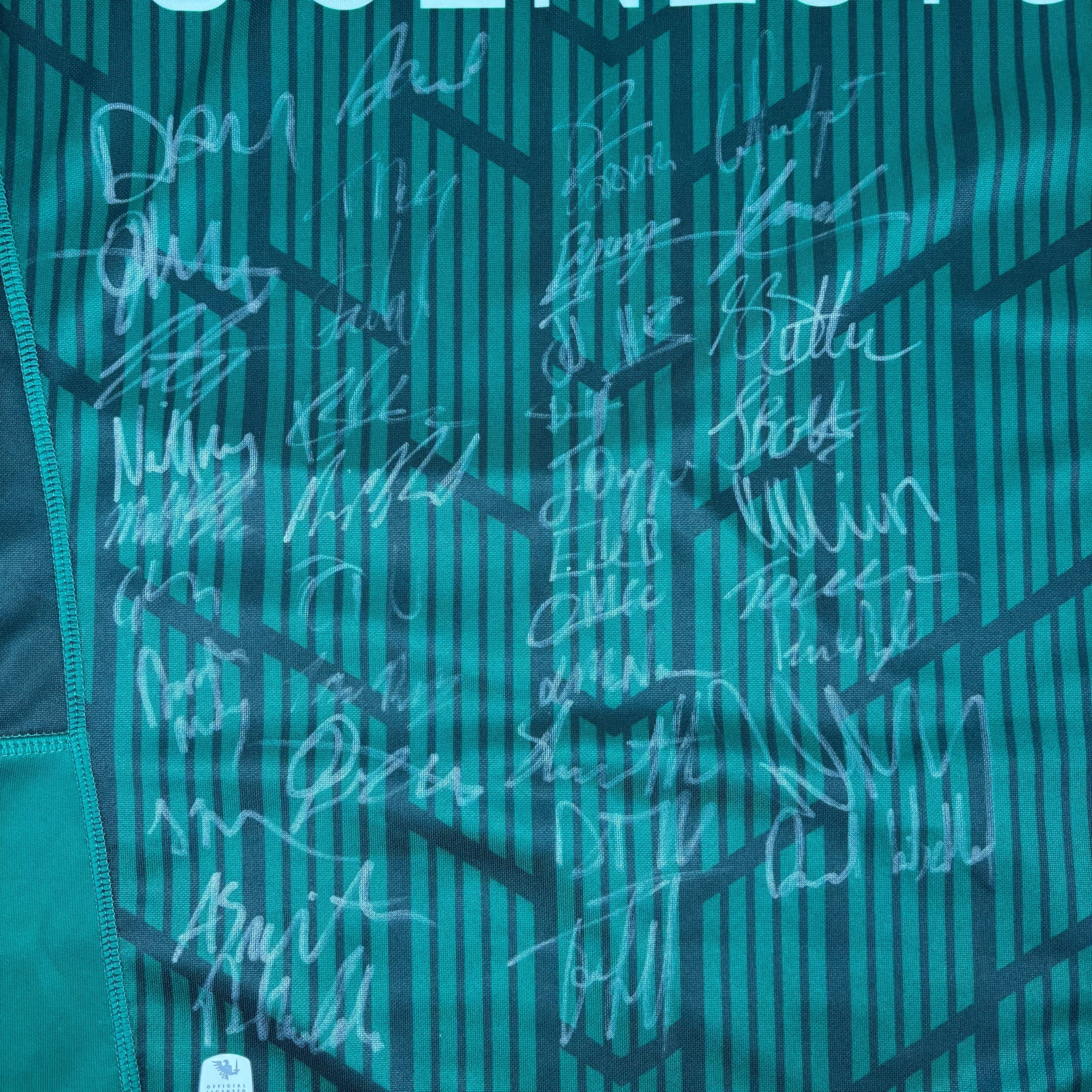 Macron Connacht Rugby 2023/24 Squad Signed Home Jersey (L)