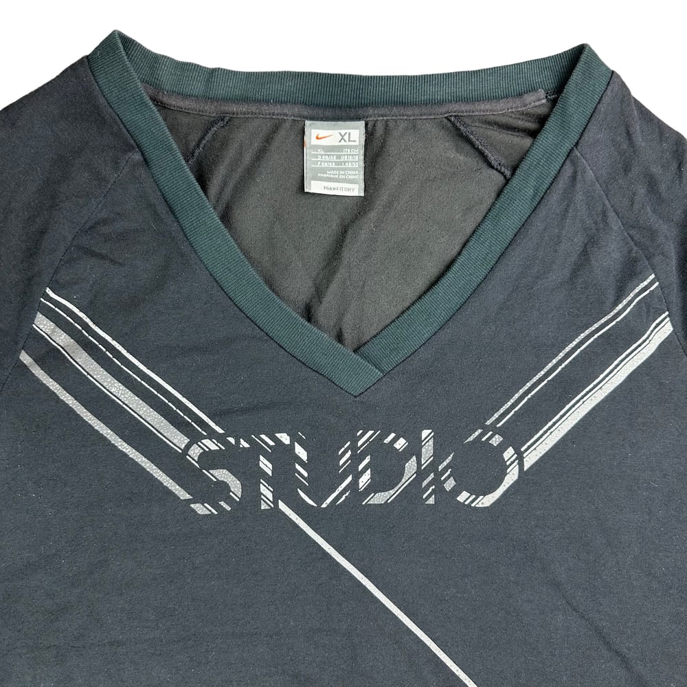 Nike Fit 90s Studio Graphic Training Tee (Women’s XL)